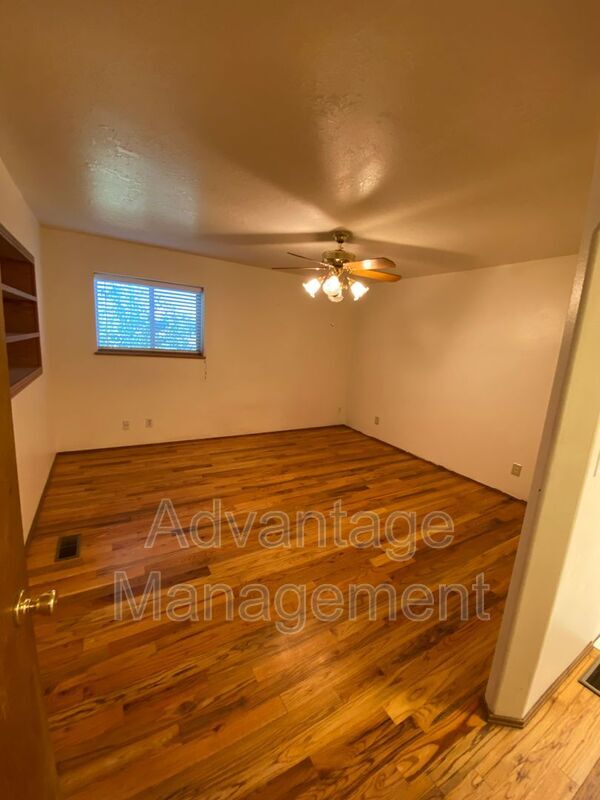 Building Photo - 1235 S 1950 W