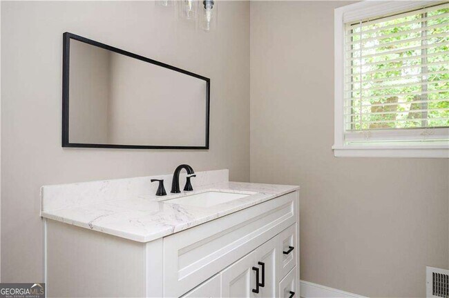 Building Photo - 3850 Beya Way