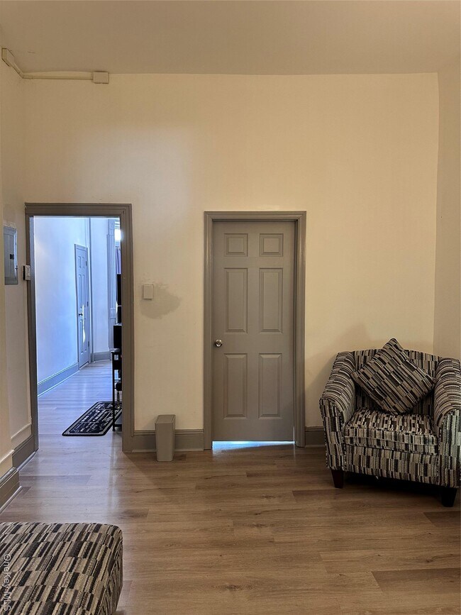 Building Photo - 768 Greene Ave