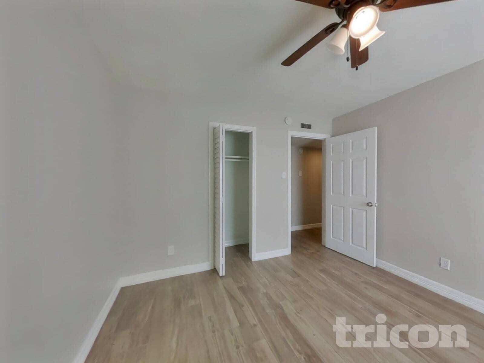 Building Photo - 6127 Larchbrook Dr