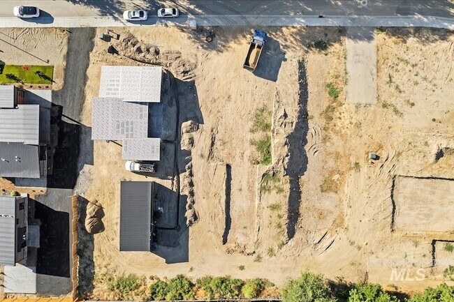 Building Photo - 362 London St