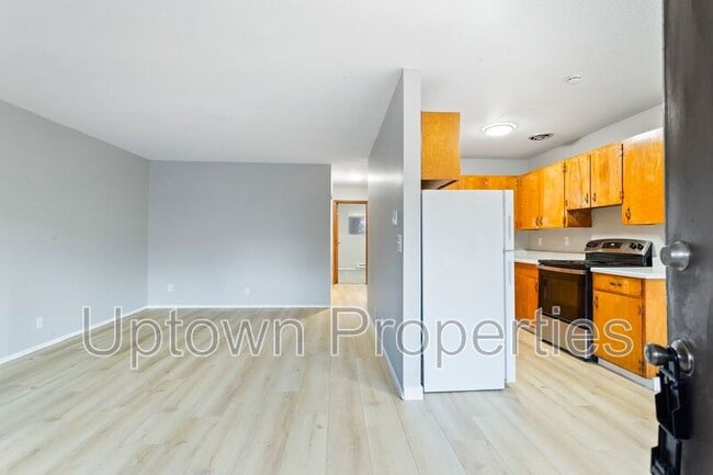 Building Photo - 4117 SE 28th Ave