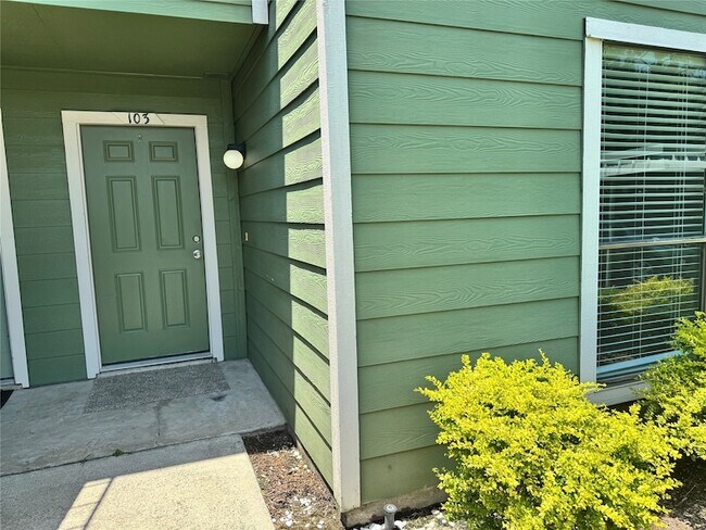 Building Photo - 14777 Wunderlich Dr