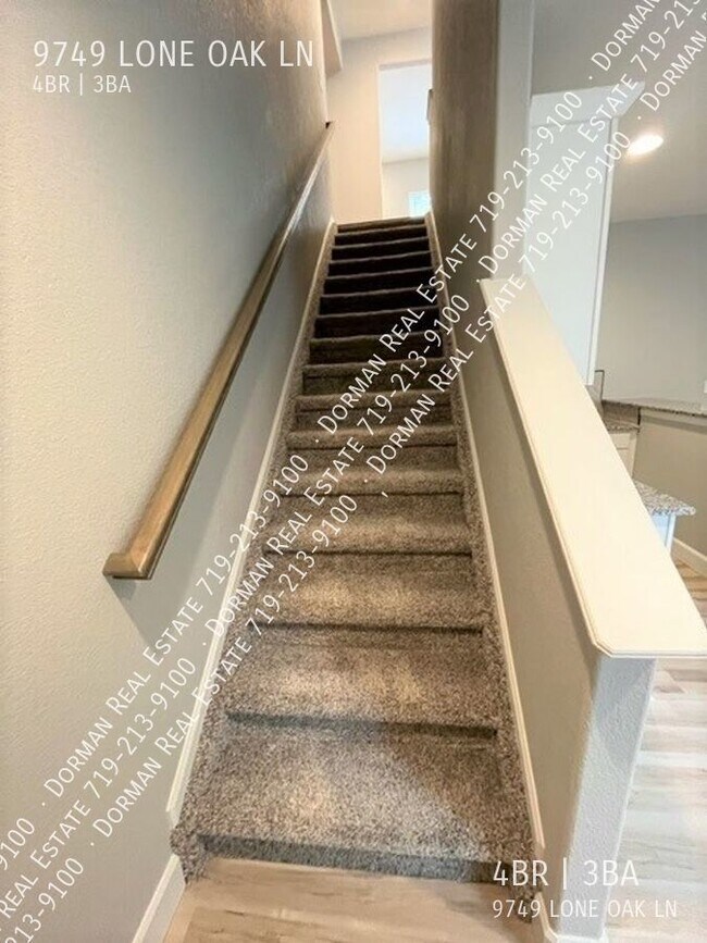 Building Photo - 9749 Lone Oak Ln