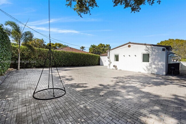 Building Photo - 6476 SW 10th Terrace