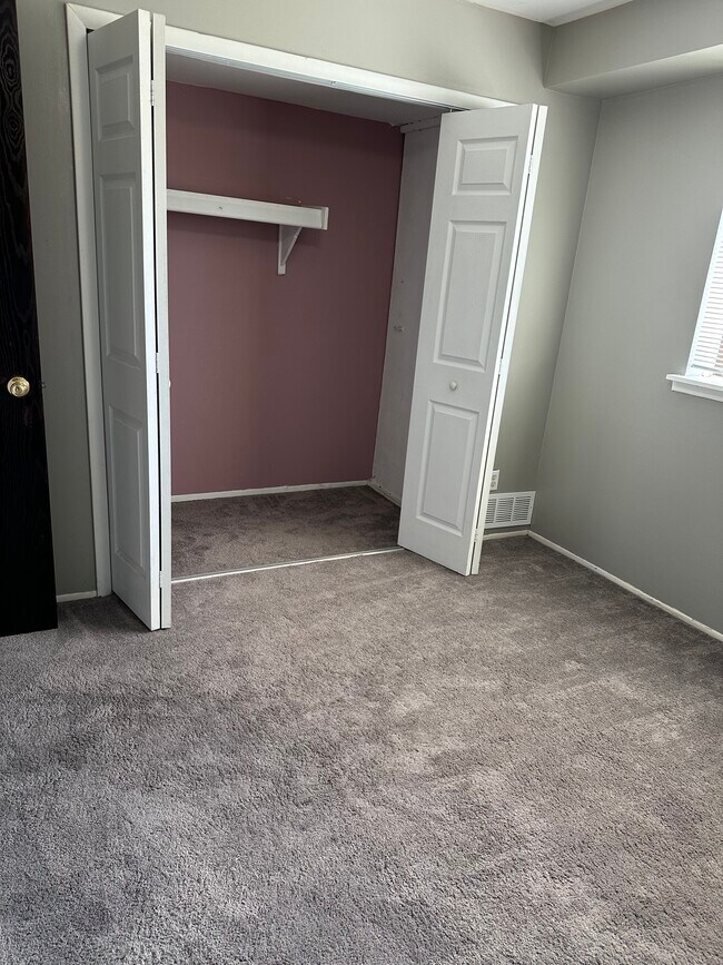 Building Photo - 30060 W 12 Mile Rd