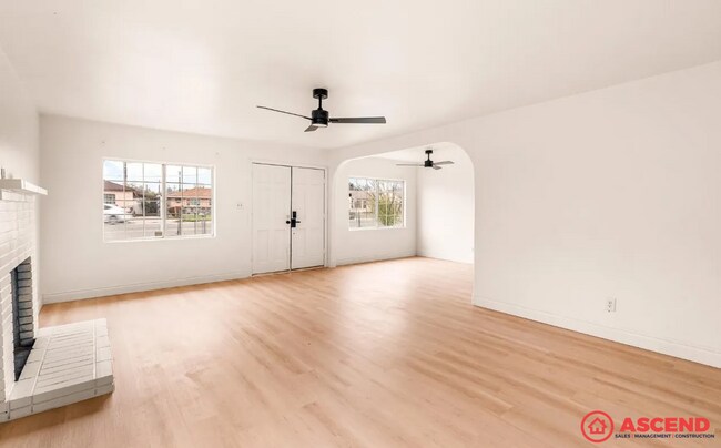 Building Photo - 407 4th St