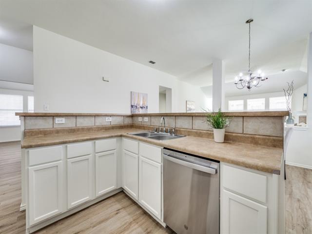 Building Photo - 3904 Coloma Dr