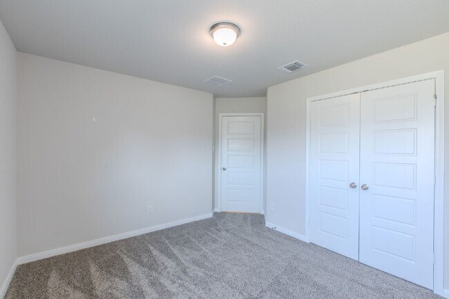 Building Photo - Welcome Home to Modern Comfort in Troy, TX!