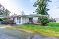 Building Photo - Single Family 2 bedroom 1 Bath Home