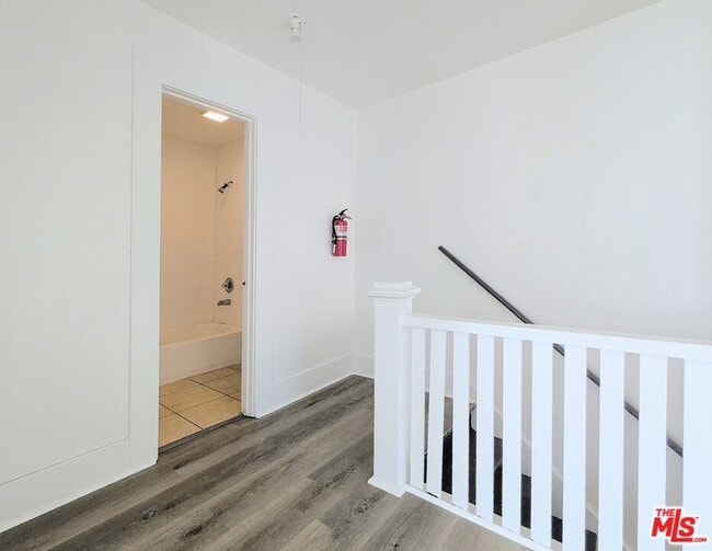 Building Photo - 419 N Virginia Ct