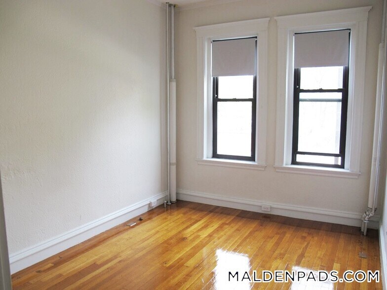 Building Photo - 17-19-19 Washington St S