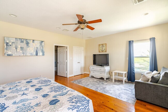 Building Photo - 814 Helen Blvd