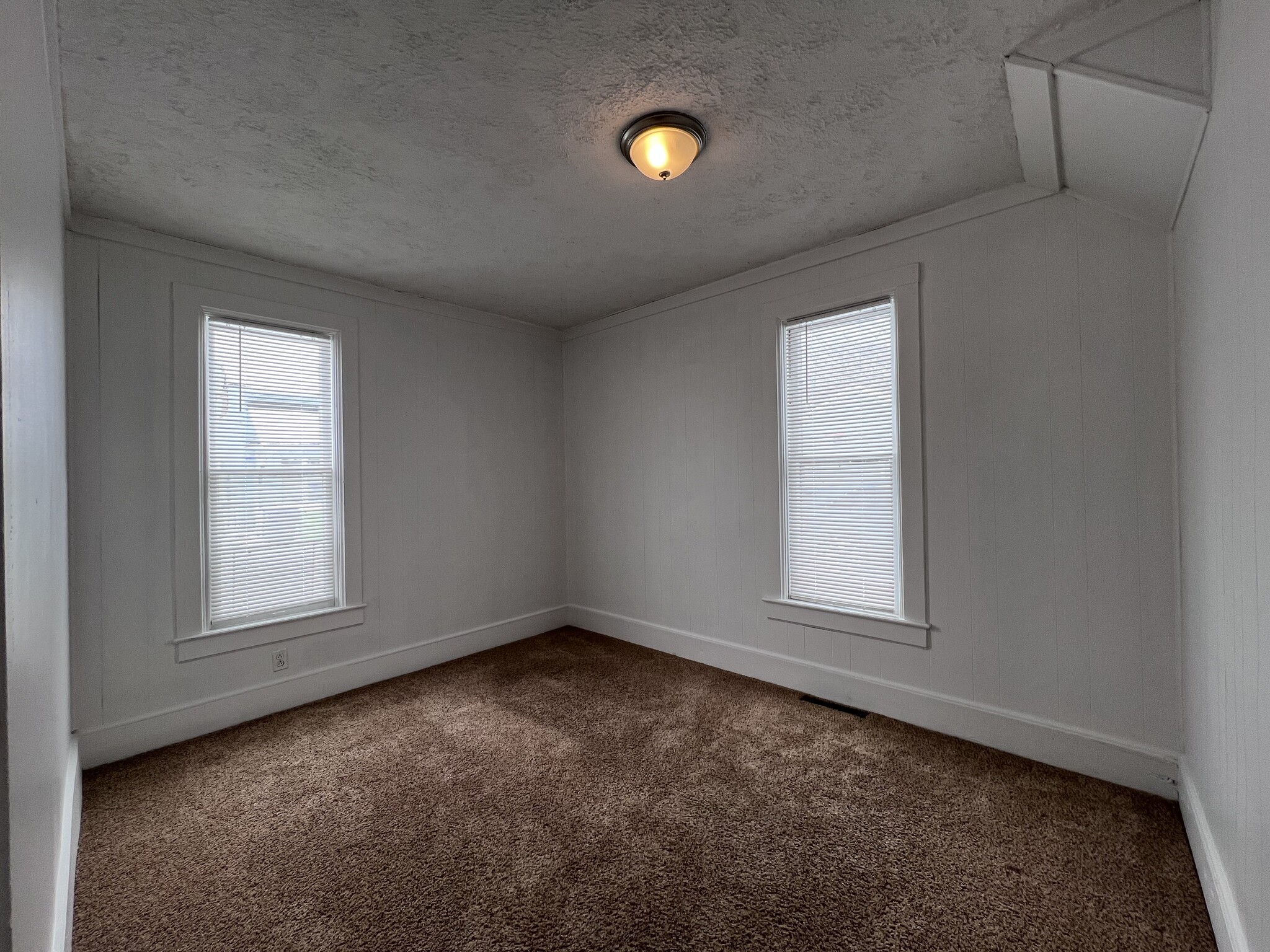 Downstairs Bedroom - 943 Woodmere Ave