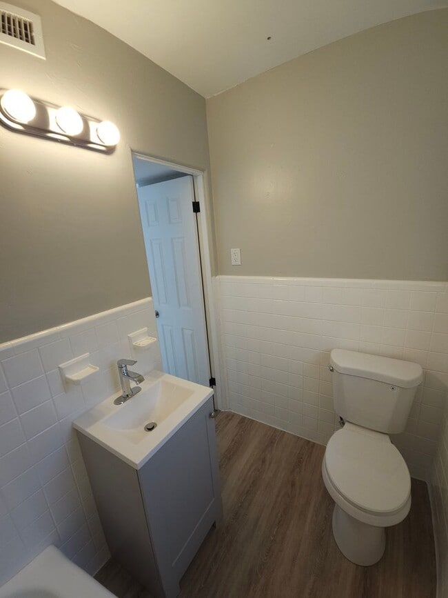 Building Photo - FOR RENT!!! BEAUTIFUL AND SPACIOUS 3 BEDRO...