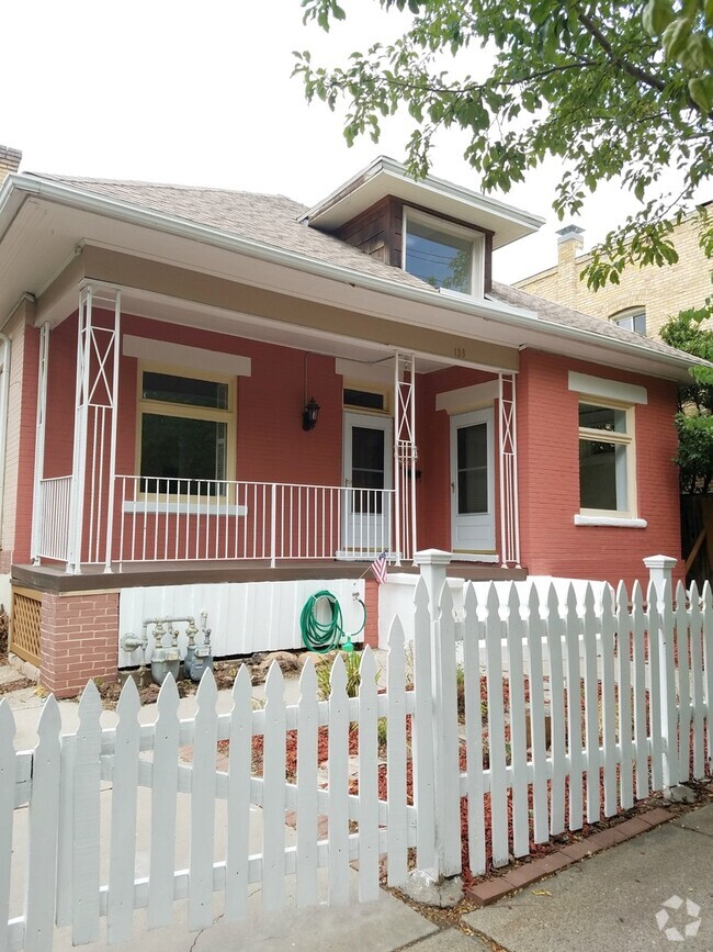 Building Photo - Single Family Victorian WITH extra kitchen...