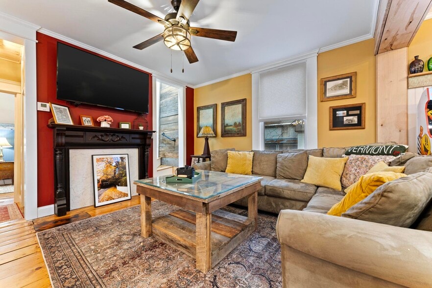 living room - 663 Depot St