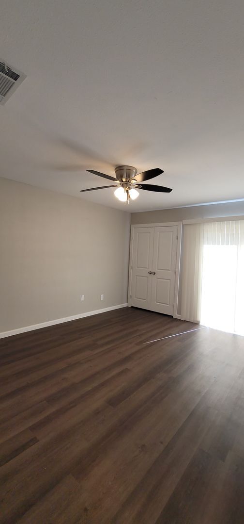 Building Photo - Duplex-Arlingotn