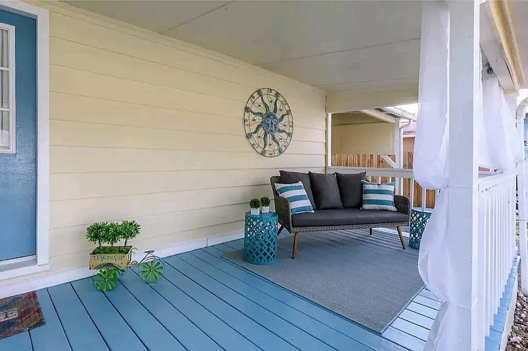 Building Photo - 228 W Jean St