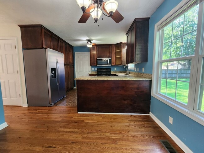 Building Photo - Move in Special--Half off 1st months rent!