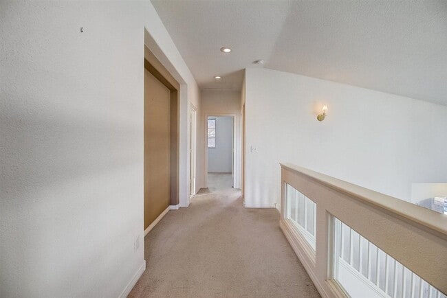 Building Photo - Beautiful 3 Bedroom, 2 Story Home in the Heart of Summerlin!