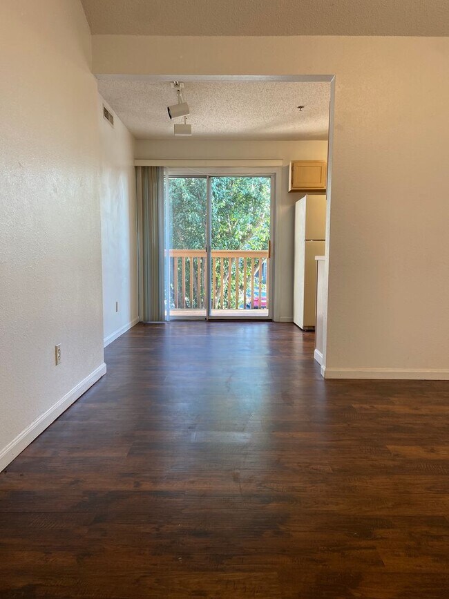 Building Photo - 135 Vixen Cir