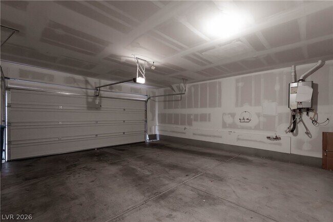 Building Photo - 902 Bronzite St