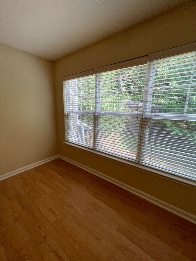 Building Photo - 07-204 Fattouh