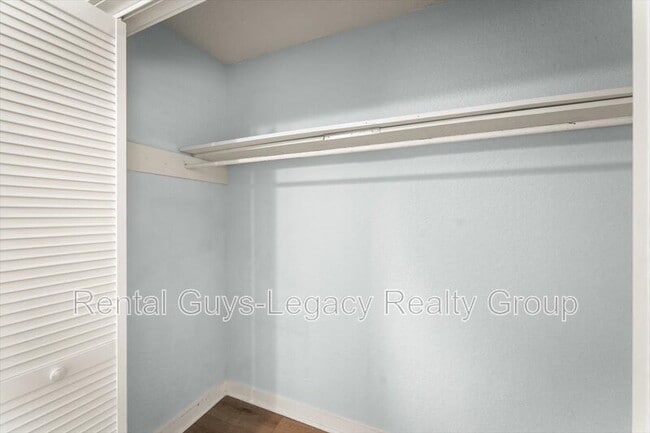 Building Photo - 216 9th St S