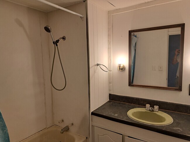 Building Photo - 64 Dakota St