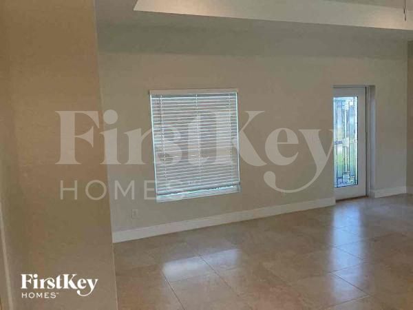 Building Photo - 1729 NW 11th Pl