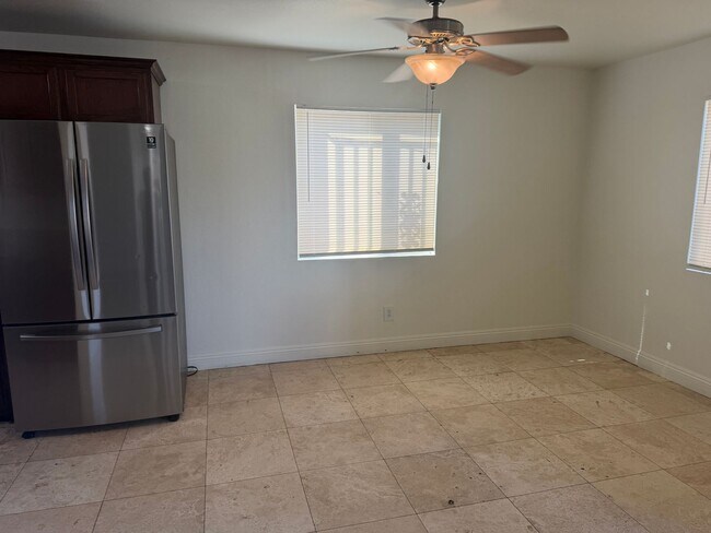 Building Photo - 79(633)