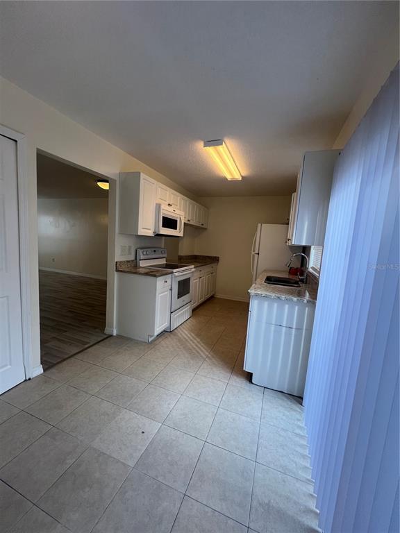 Building Photo - 6258 S Bend Square