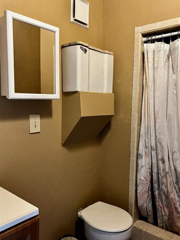 Building Photo - 818 W Timberdell Rd