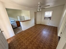 Building Photo - 1372 Vallombrosa Ave