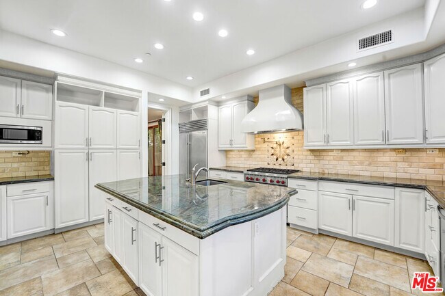 Building Photo - 219 S Willaman Dr