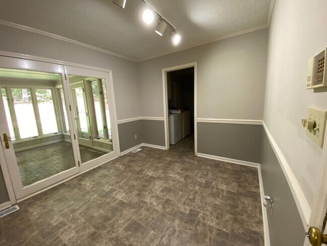 Building Photo - 3/2 convenient to Uptown Shelby, NC as well as the new 74 Bypass