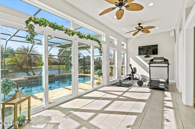 Building Photo - 3826 Reedpond Dr N
