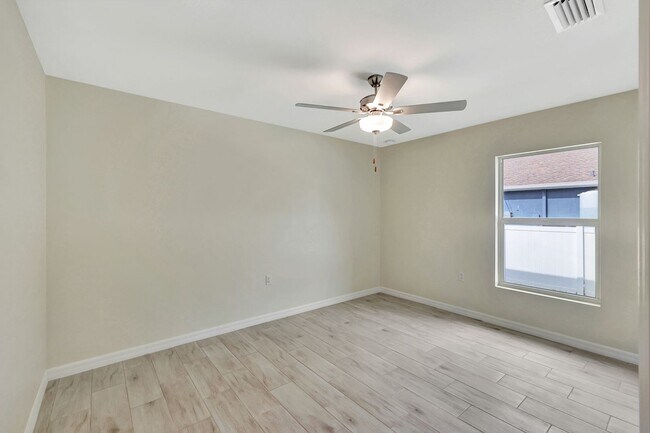 Building Photo - 3809 NW 38th St