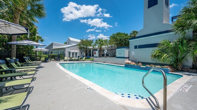 Building Photo - 16100 Henderson Pass