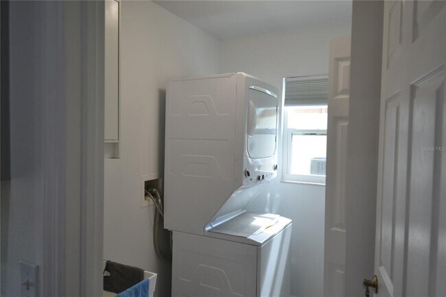 Building Photo - 4020 Casa Del Sol Way