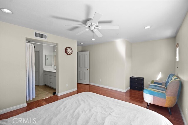 Building Photo - 18 Moonstone