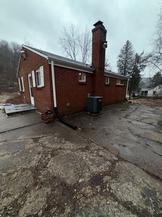 Building Photo - ***2 Bed / 1 Bath Home for Rent***