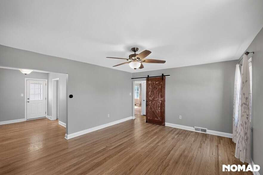 Building Photo - 442 Westshire Dr