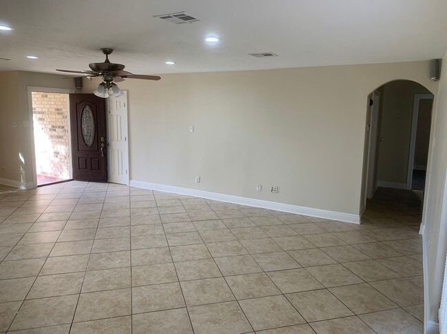 Building Photo - 4945 Avron Blvd