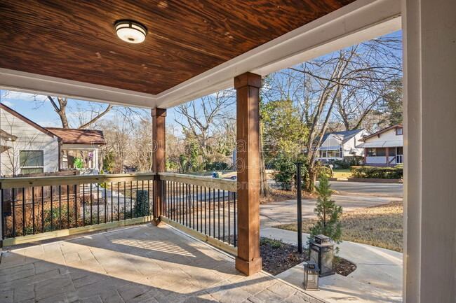 Building Photo - 1467 Ryan St SW