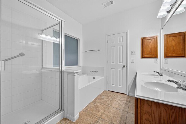 Building Photo - 11346 Glenforest Dr