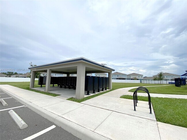 Building Photo - 1060 Cascade Dr