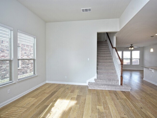 Building Photo - Spacious North Austin Gem: Modern Comfort,...