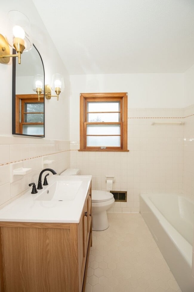 Building Photo - ? Remodeled Shivley 3 Bedroom, 1.5 Bathroom Home! ?